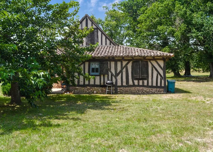 펜션 In Eglise-Neuve-d'Issac